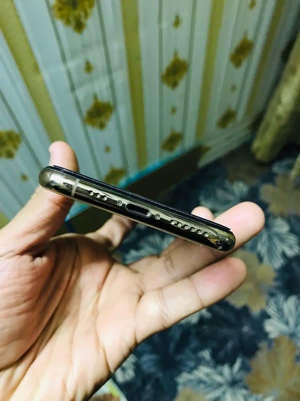 iPhone Xs NoN PTA 4