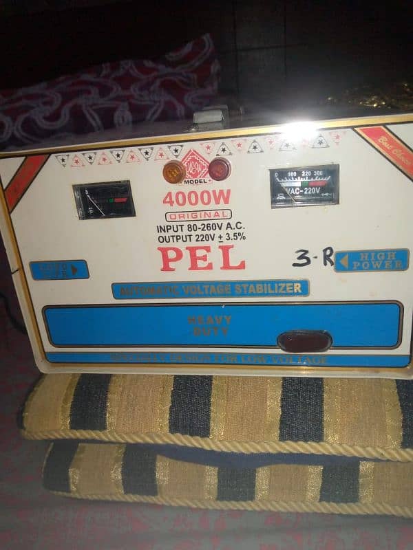 Stabilizer Pel 4000W 2