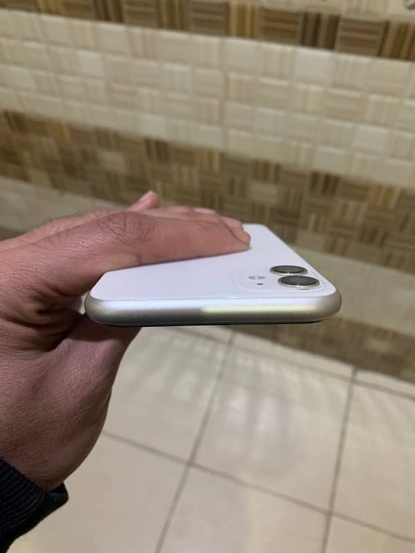 iPhone 11 pta approved 128 Gb 4