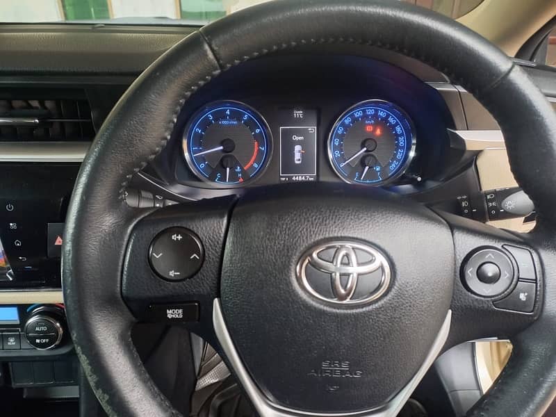 Toyota Altis Grande 2017 1