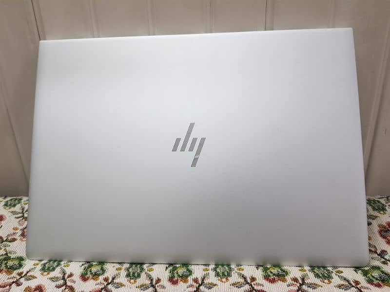 hp core i7 vpro - 7th gen -- elitebook 1040 G4 0