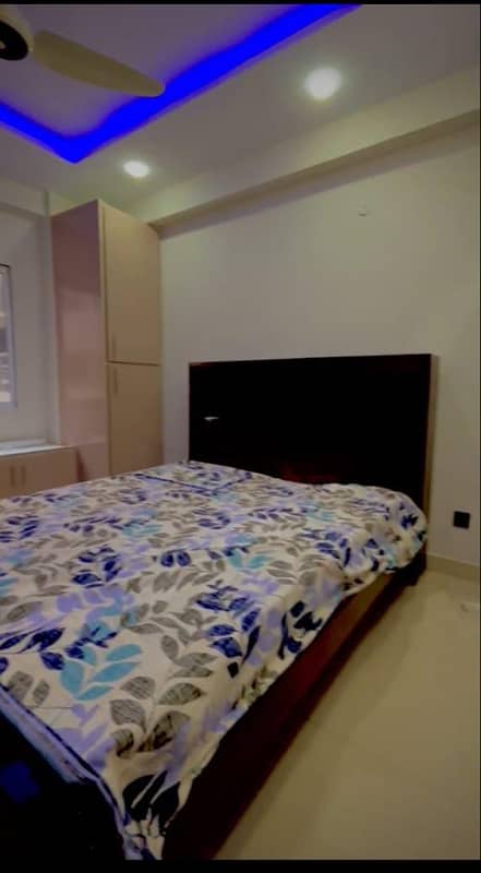 1 bed furnish apartment available for rent in diamond mall on per day weekely And monthly basis gulberg greens islamabad 11