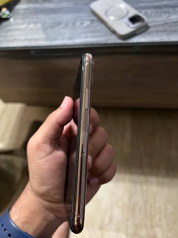 iphone 11 pro 256GB 4