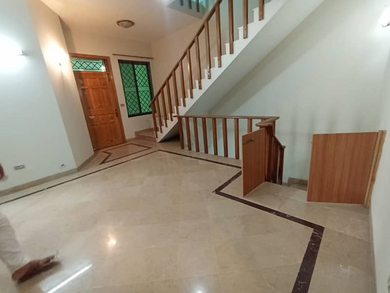 i-8.40x80 double storey House available for rent office family guest house purpose available for rent 38