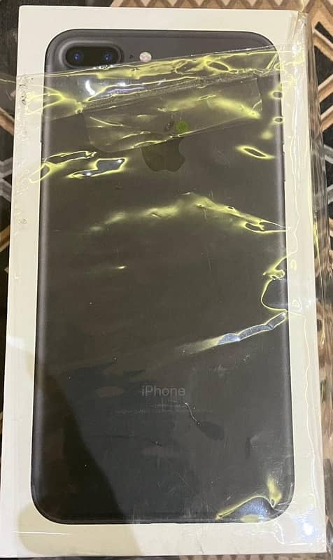 BLACK IPHONE 7Plus 64GB 1