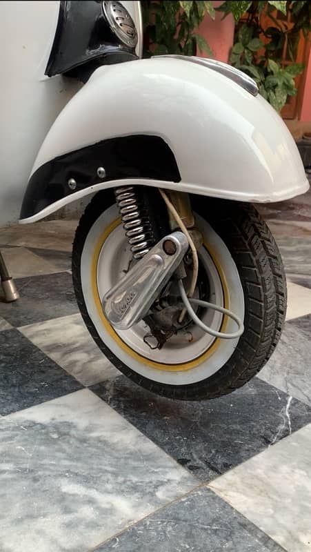 Vespa 1964 Newly Restored 3