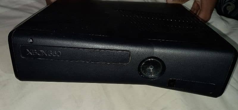 Xbox 360 with 2 controllers. 2