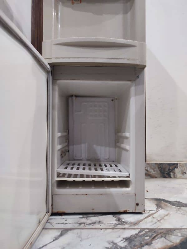 water dispenser with refrigerator 2 Tap 1