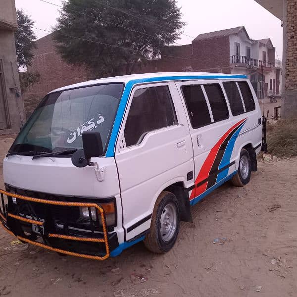 Toyota Hiace 2