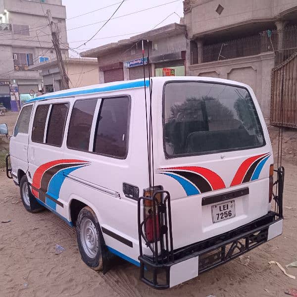 Toyota Hiace 5