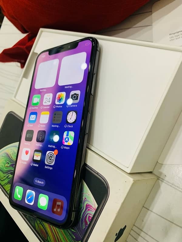 iphone xs 64gb pta approved 1