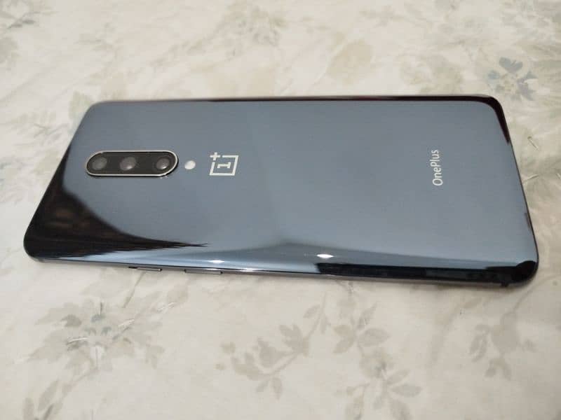 oneplus 7 pro 8 / 256 dual  approved in less price 3