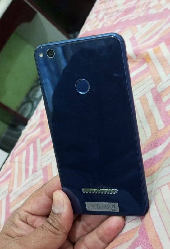 huwaie honor 8 lite with box  10 by 10 condition 3