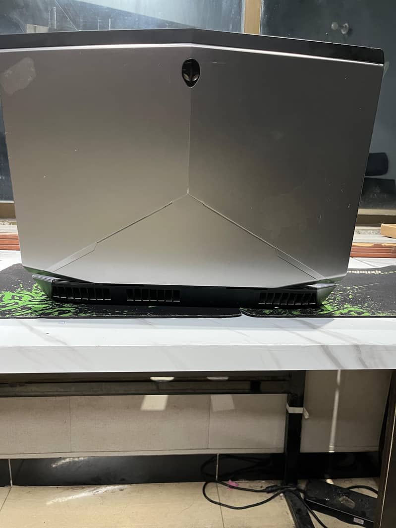 Alienware m18, 18 inch screen, dual Graphic card. 2