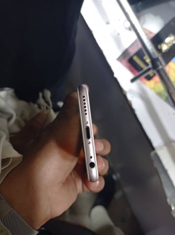 iPhone 6s 128 GB PTA approved 3