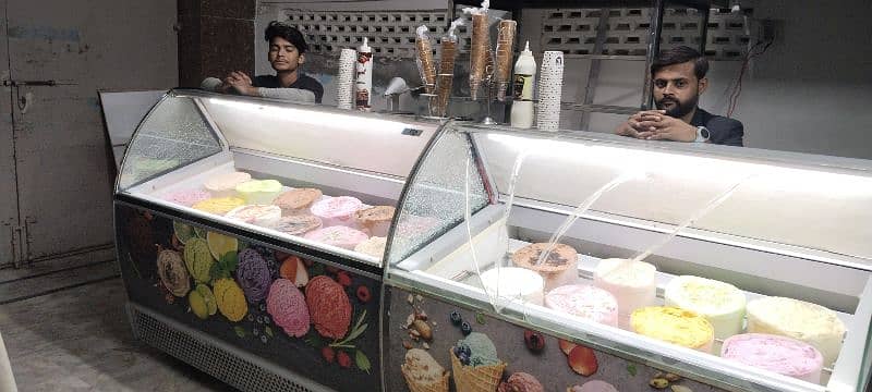 ice cream parlour freezers display 1