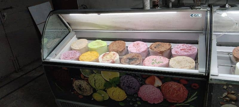 ice cream parlour freezers display 11