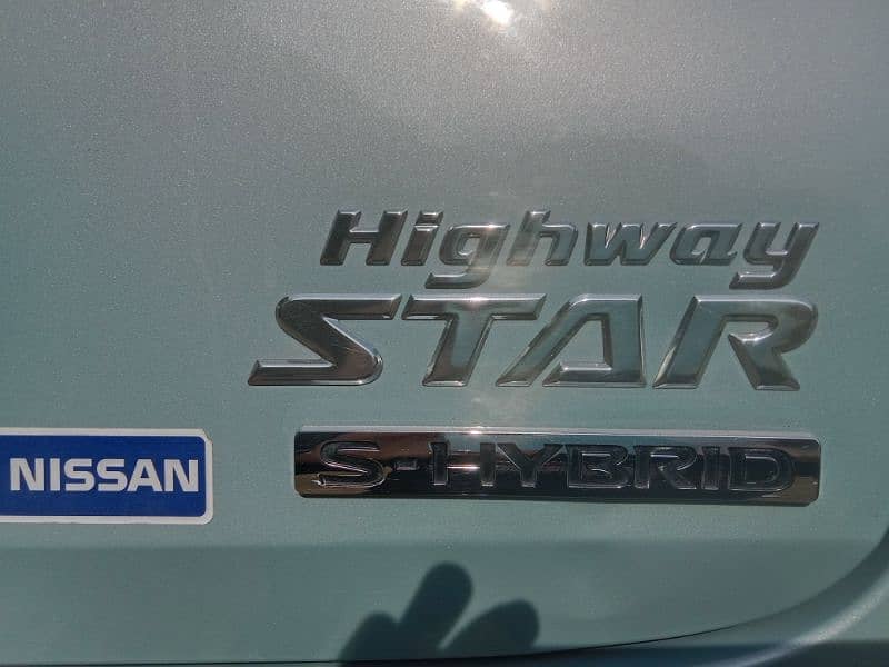 Nissan days highway star pro pilot S Hybrid 17