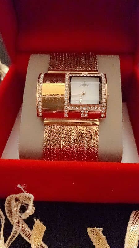 Elegant golden watch for women and girls 5