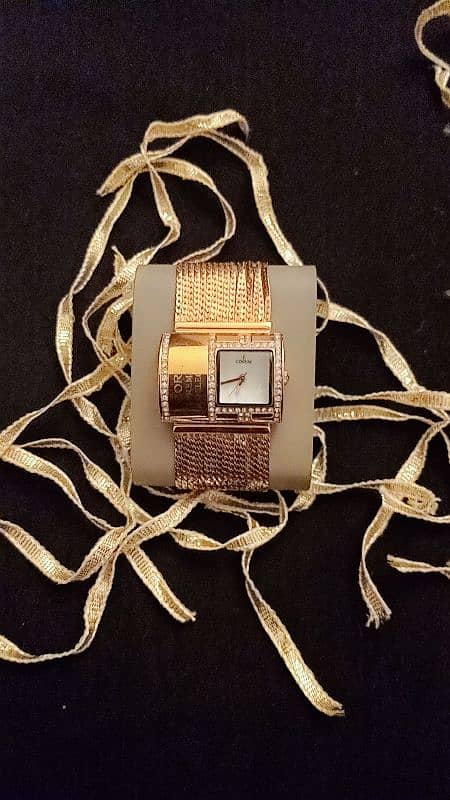 Elegant golden watch for women and girls 6