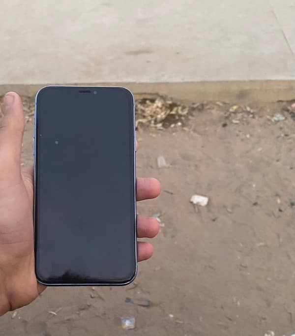 iphone xr 30 sy ik rupy b kum nhi hongy no exchange only sale 0