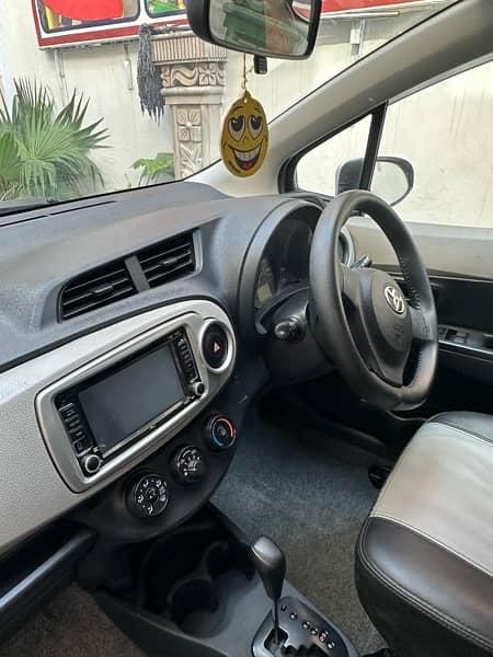 Toyota Vitz 2015 5