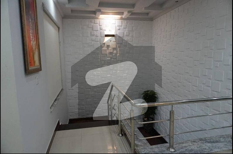 Luxurious 1 Kanal 5-Bedroom Double-Storey Office Space on Prime 80 Feet Road, Johar Town, Lahore 8