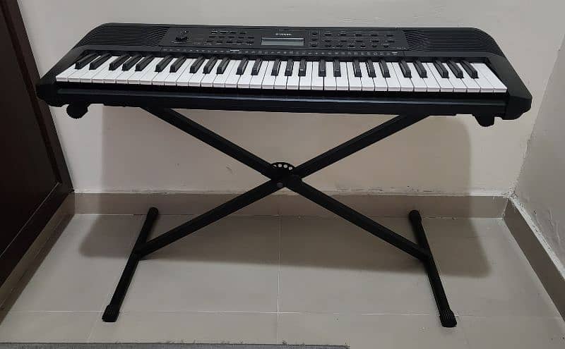 Piano E273 Yamaha 1