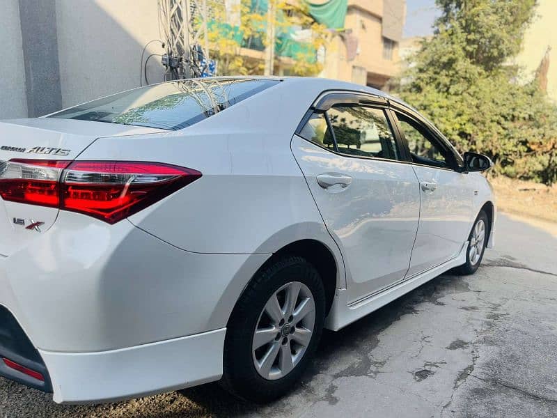 Toyota Corolla Altis 2017 1