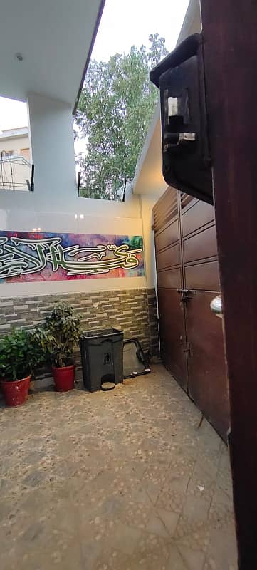 Well Maintained G+2 House (8 Bed DD) On 200 Yards On 40 Feet Road In Boundary Walled PIA SOCIETY Gate 2 Block 9 Gulistan-E-Jauhar 0