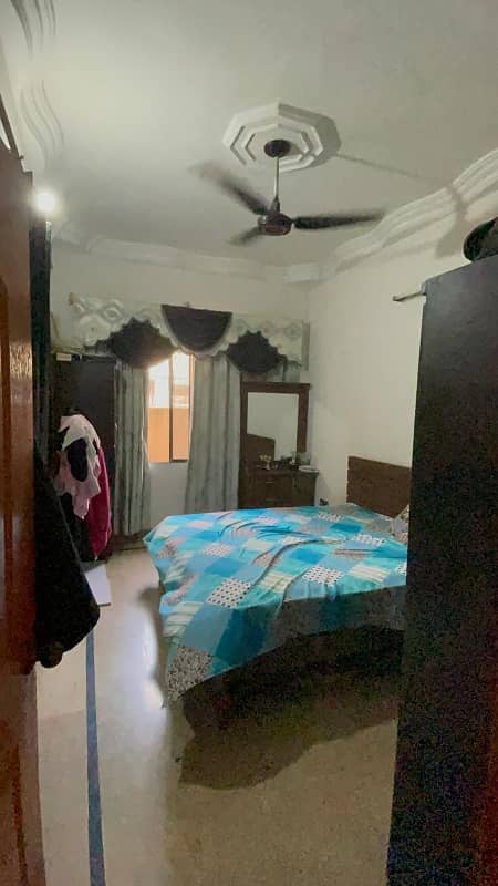 Well Maintained G+2 House (8 Bed DD) On 200 Yards On 40 Feet Road In Boundary Walled PIA SOCIETY Gate 2 Block 9 Gulistan-E-Jauhar 2