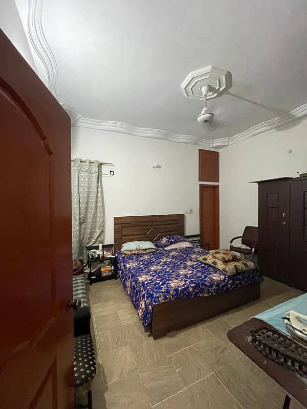 Well Maintained G+2 House (8 Bed DD) On 200 Yards On 40 Feet Road In Boundary Walled PIA SOCIETY Gate 2 Block 9 Gulistan-E-Jauhar 5