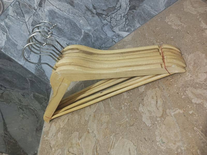 Wooden hangers 1