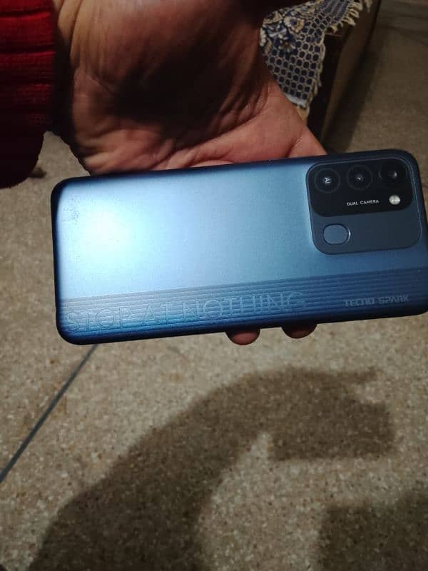 Tecno spark Go 4/128  box Sath ha billul ok ha 10/10 condition ha 4