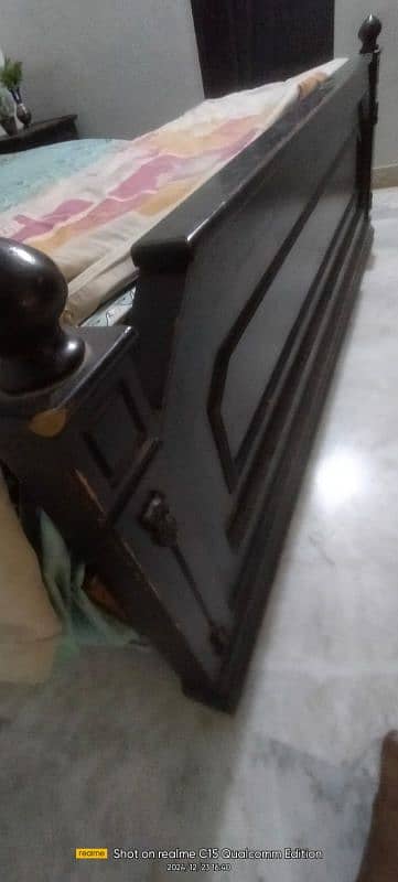 Dressing side table and double bed with mattress for sale 3