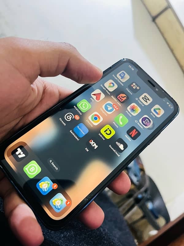 I phone 14 pro 64 gb 4