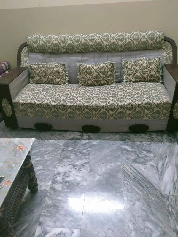 5 seater sofa sale only serious people contact me 0