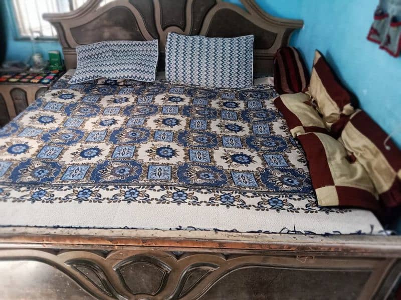 KING SIZE BED | MATTRESS | TWO SIDE TABLES | DRESSING TABLE | STOOL 1