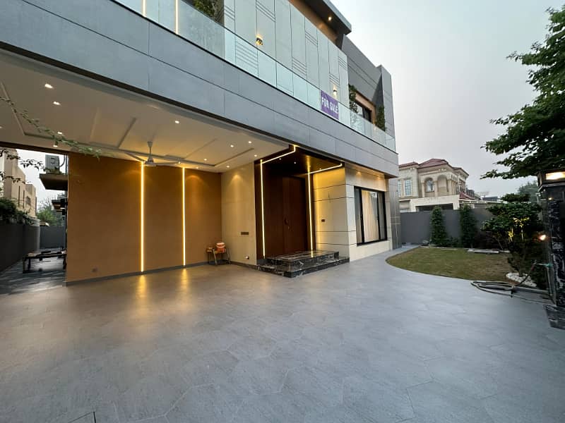 Near To  Defence Raya  & Carrefour 01 Kanal Marvelous Luxury Bungalow For Sale 1