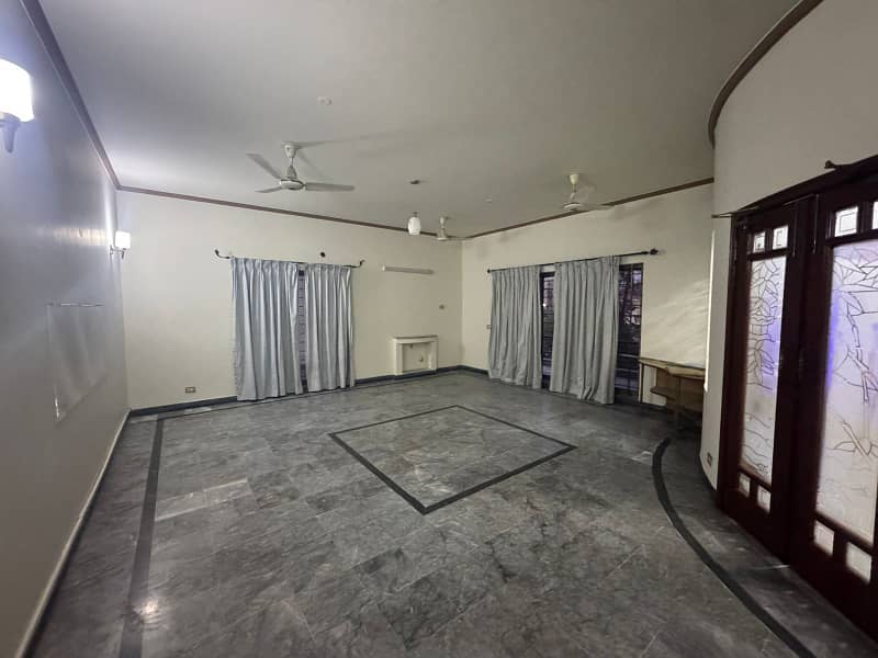 Upper Portion 01 Kanal Out Class Stylish Luxury Bungalow For Rent In HH-Block DHA Phase 4 Lahore 6