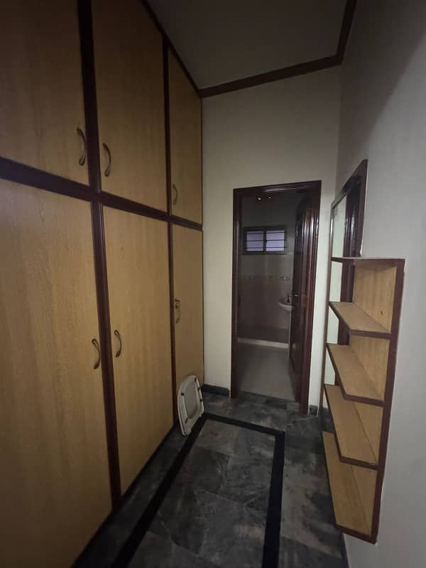 Upper Portion 01 Kanal Out Class Stylish Luxury Bungalow For Rent In HH-Block DHA Phase 4 Lahore 8