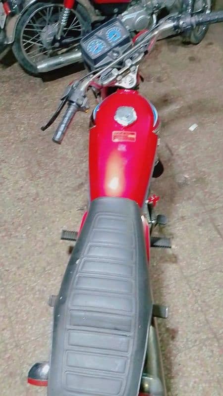 Honda 125 Like new condition model 2017/2018 urgent sale 3