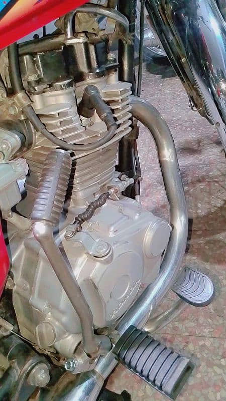 Honda 125 Like new condition model 2017/2018 urgent sale 5