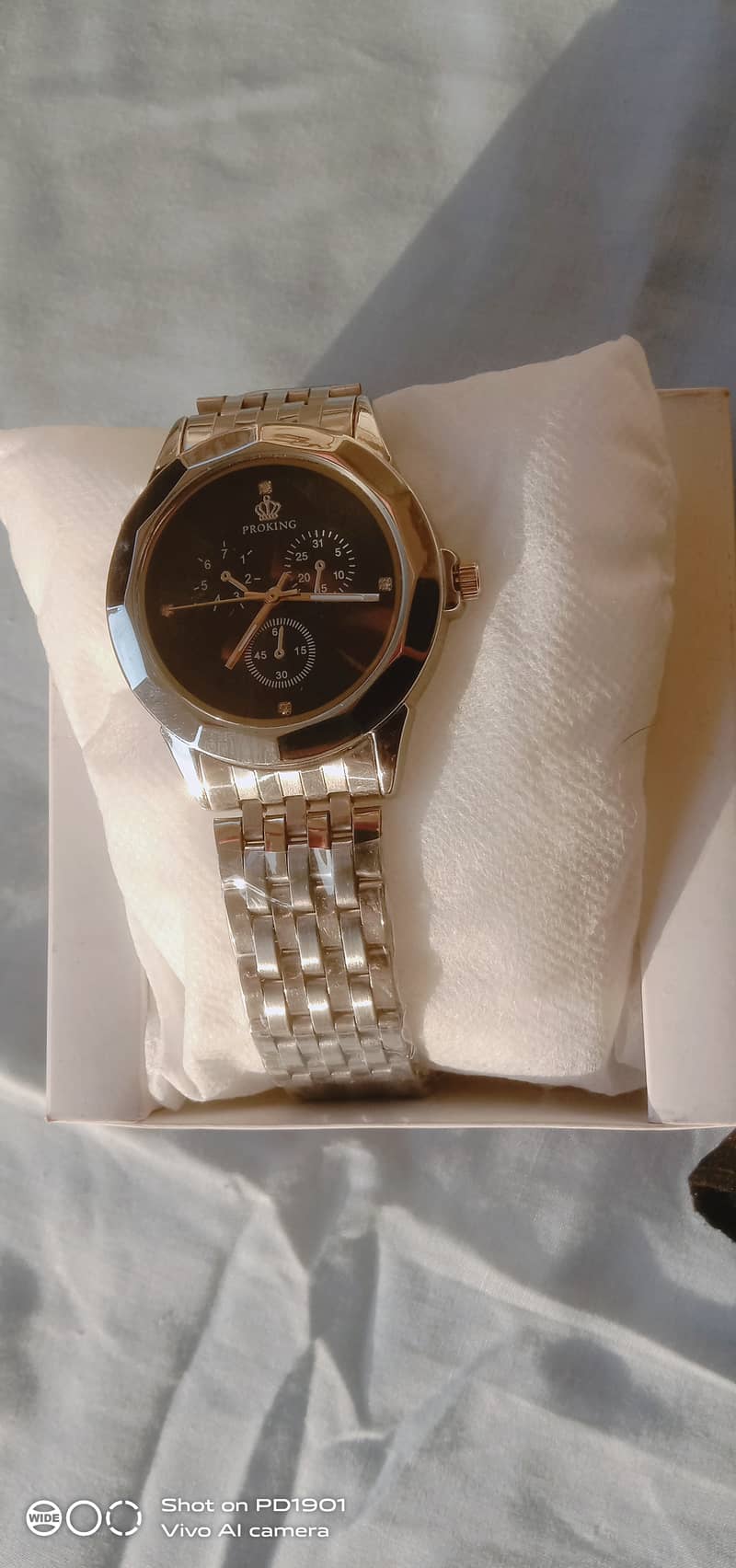 4 watches Rolex and delivery with Karachi and 12 holy sell price. 1