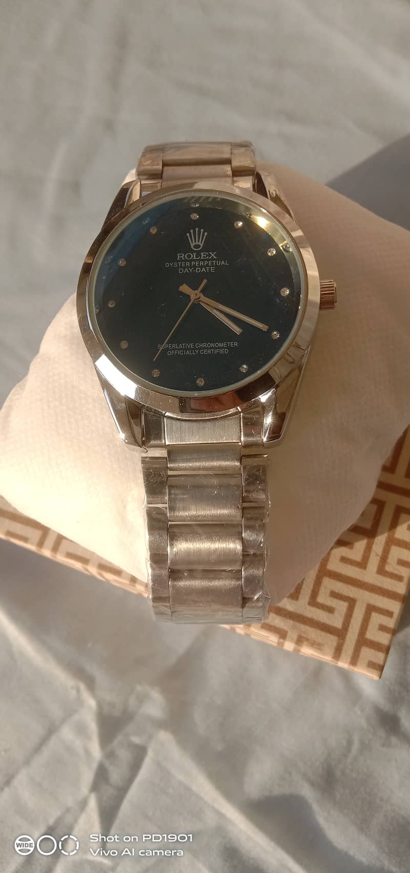 4 watches Rolex and delivery with Karachi and 12 holy sell price. 5