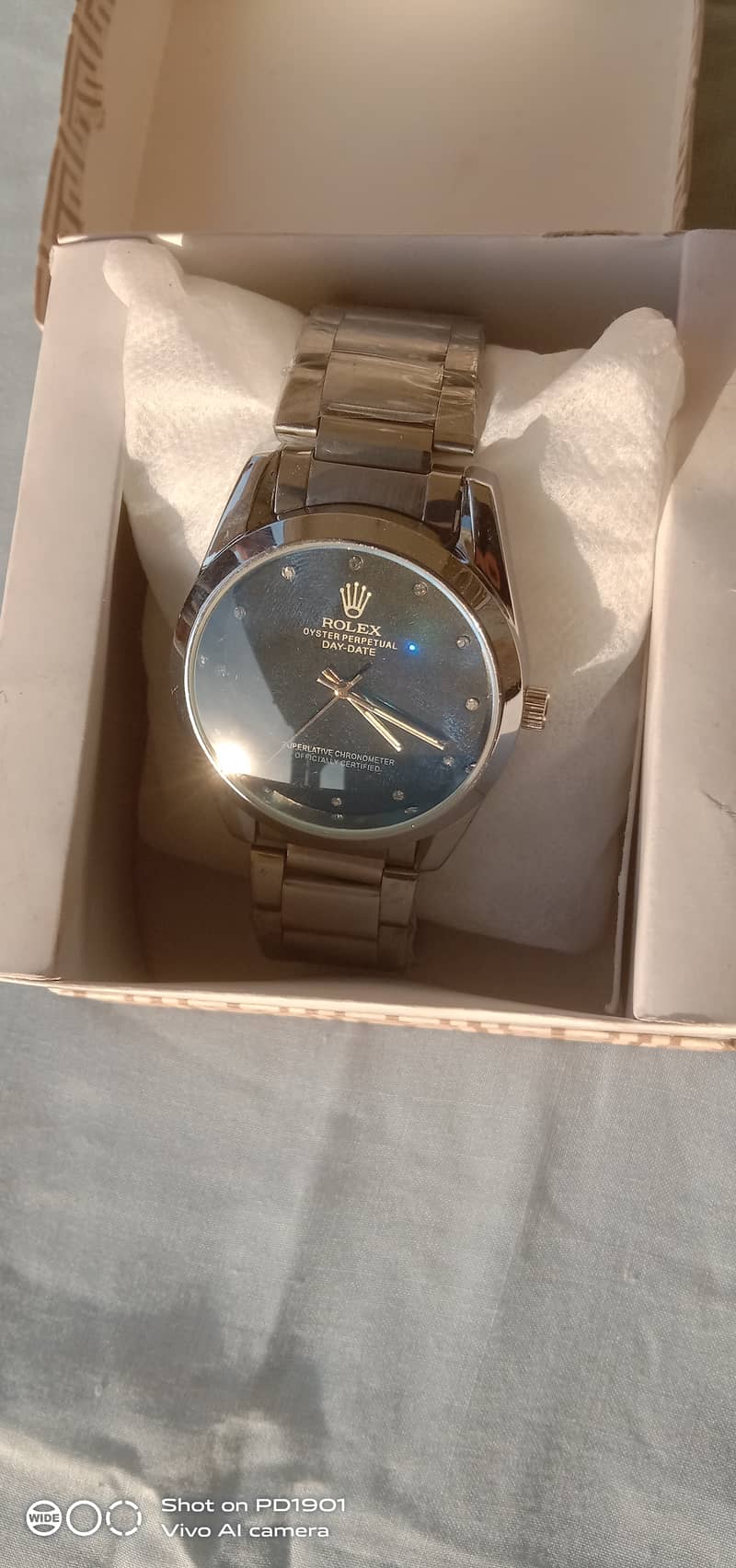 4 watches Rolex and delivery with Karachi and 12 holy sell price. 6