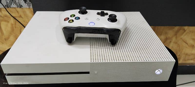 X BOX ONE S 4