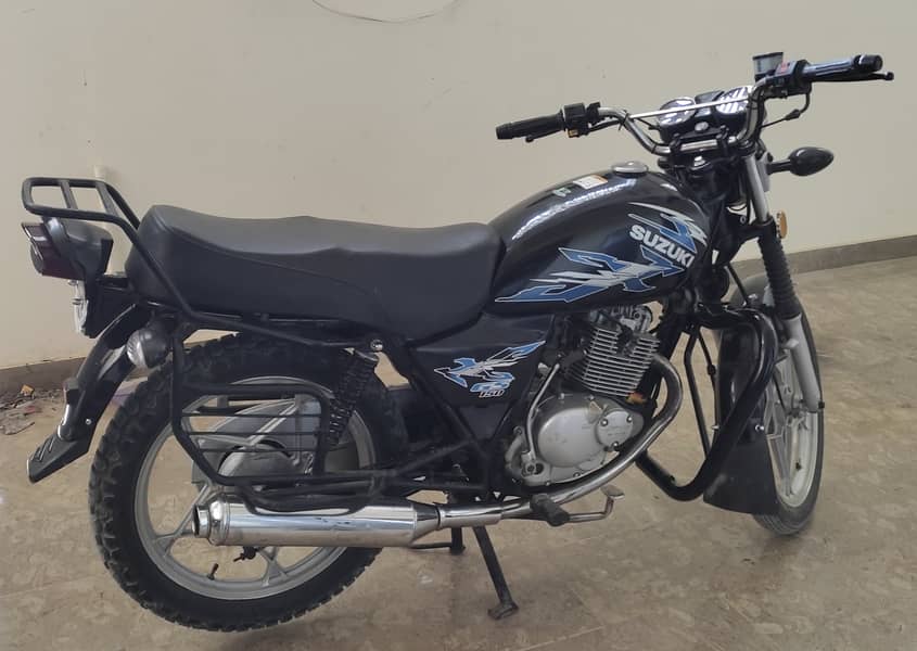 Suzuki GS 150SE Black 0