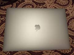 MacBook Pro 2019 i9 15 inches Apple