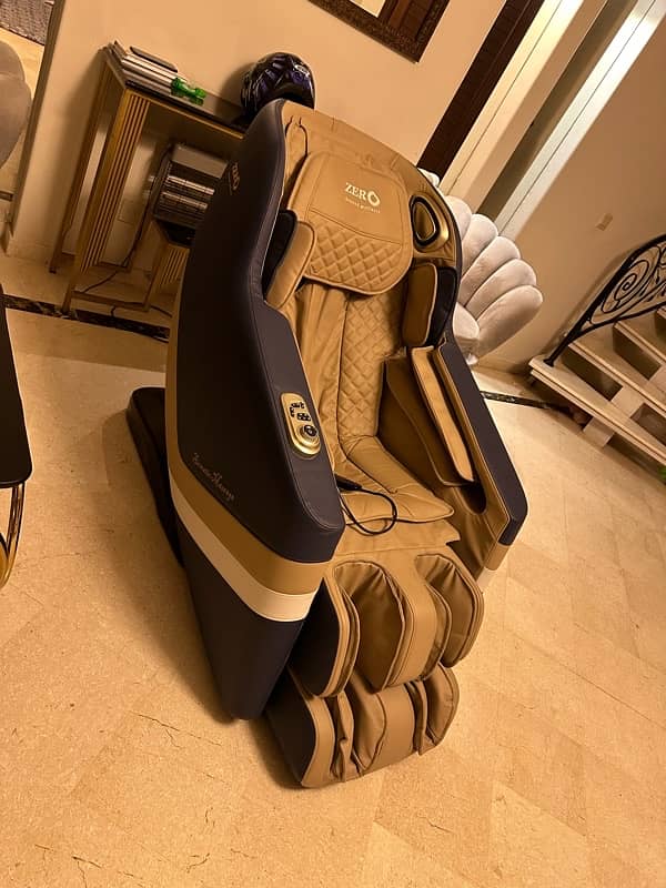 U deluxe Massage Chair 1